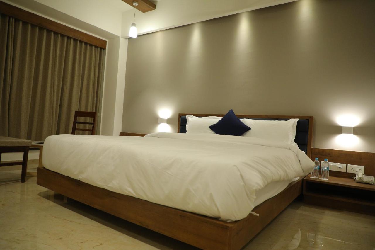 Vits The Somnath Gateway Hotel Exterior photo